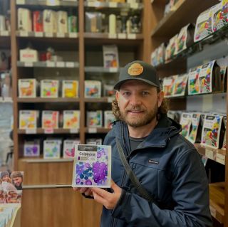 🌍 Návštěva, na kterou jen tak nezapomeneme! Do naší pražírny v Brně dorazil Sebastián Ramírez – farmář, který stojí za...