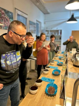 🎁 Daruj kávový zážitek, na který se nezapomíná! ☕️✨ Na našich cuppinzích v Brně ochutnáte desítky výběrových káv z celého...